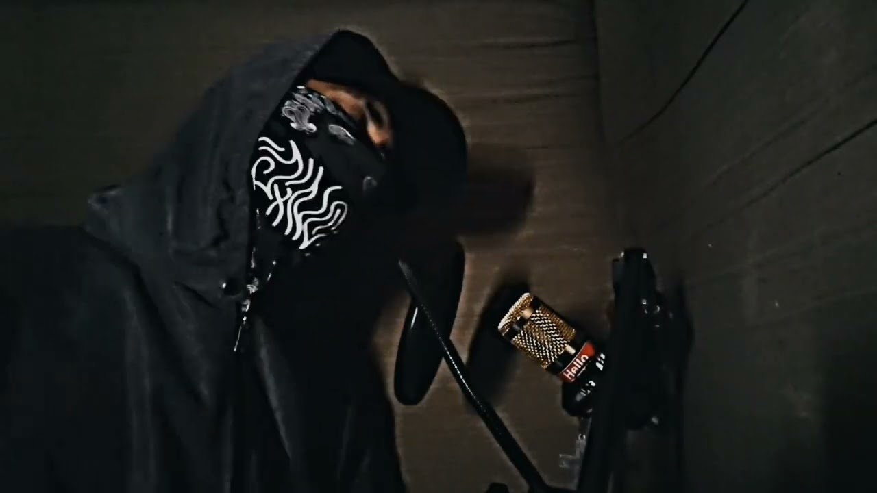 Kayrox - studio (Clip Ofc) 
