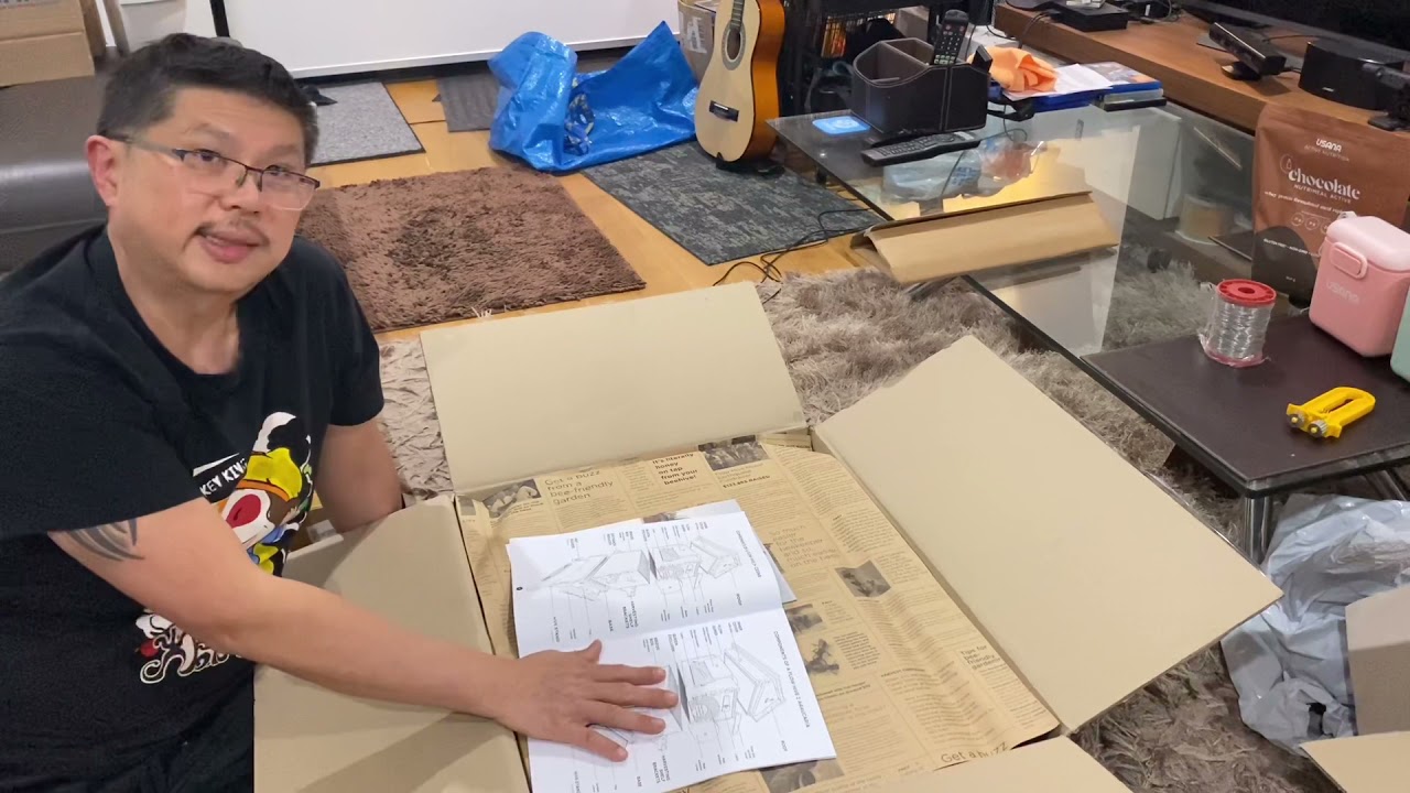 Unboxing of Flow Hive 2+ Cedar