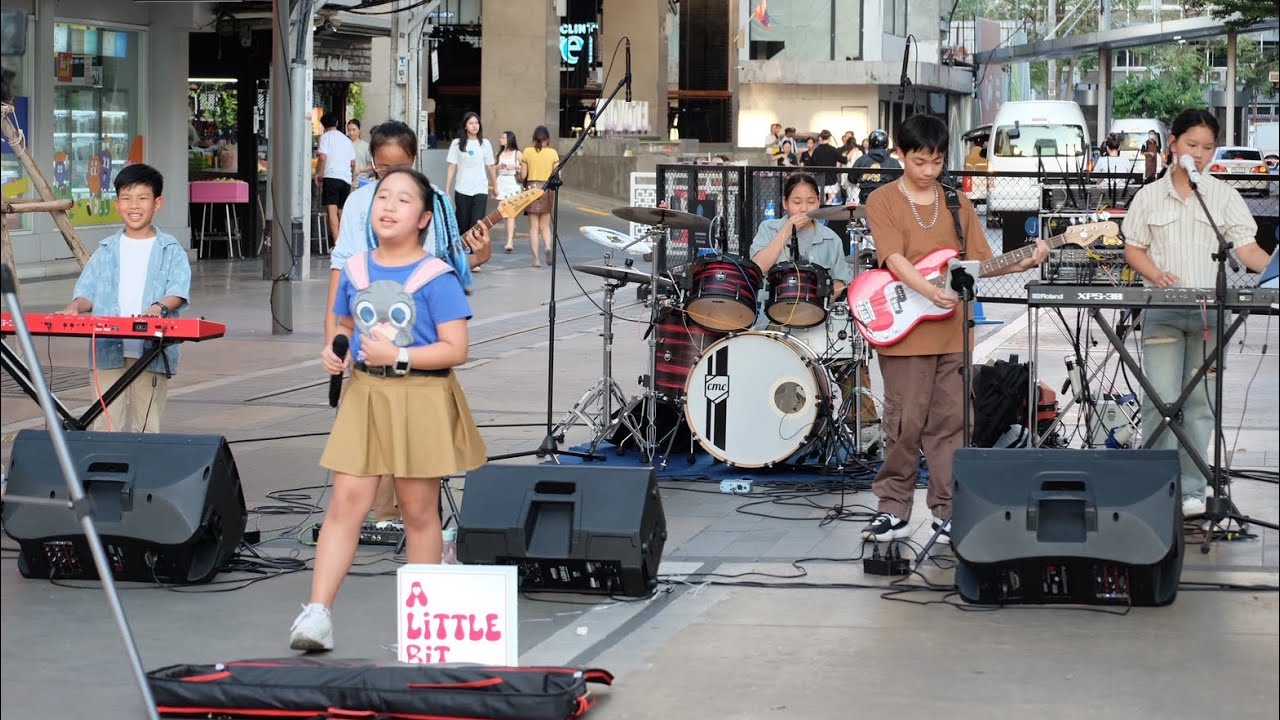 #badromance  #siamsquare #siamwalkingstreet #siam #cover #music #ถิงถิงไมค์ทองคำ #ถิงถิงวรษา 