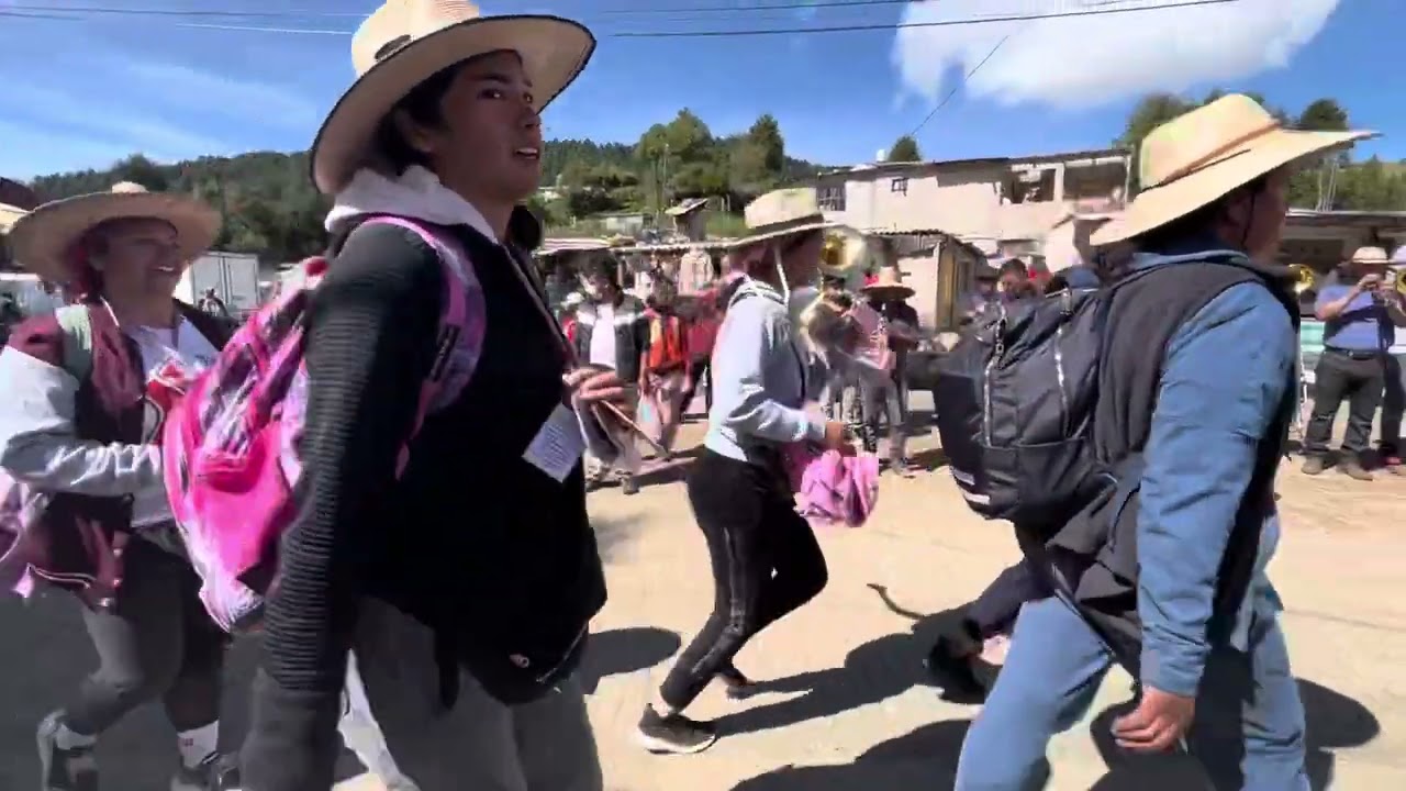 Las peregrinas llegando a La Glorieta Mexico #peregrinación femenil a pie al Tepeyac 2023