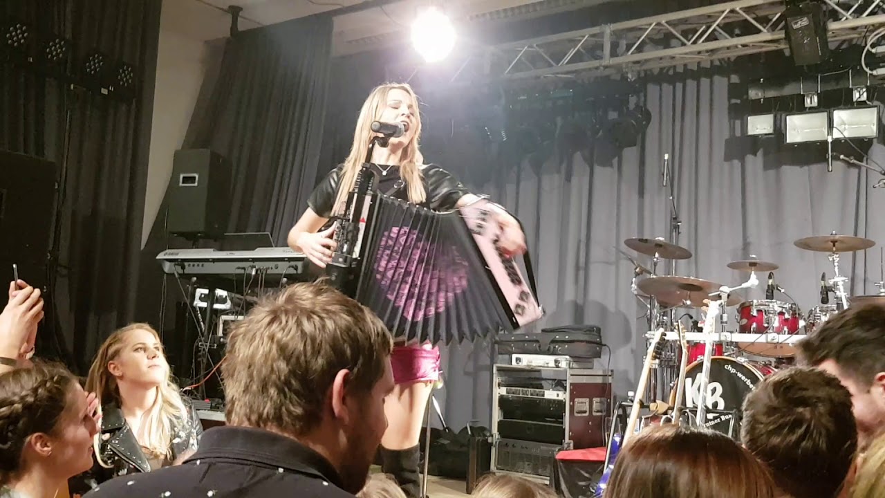 Melissa Naschenweng - Stargast Kärntner Ball 2018 - Liebenfels - Wadlboarischer