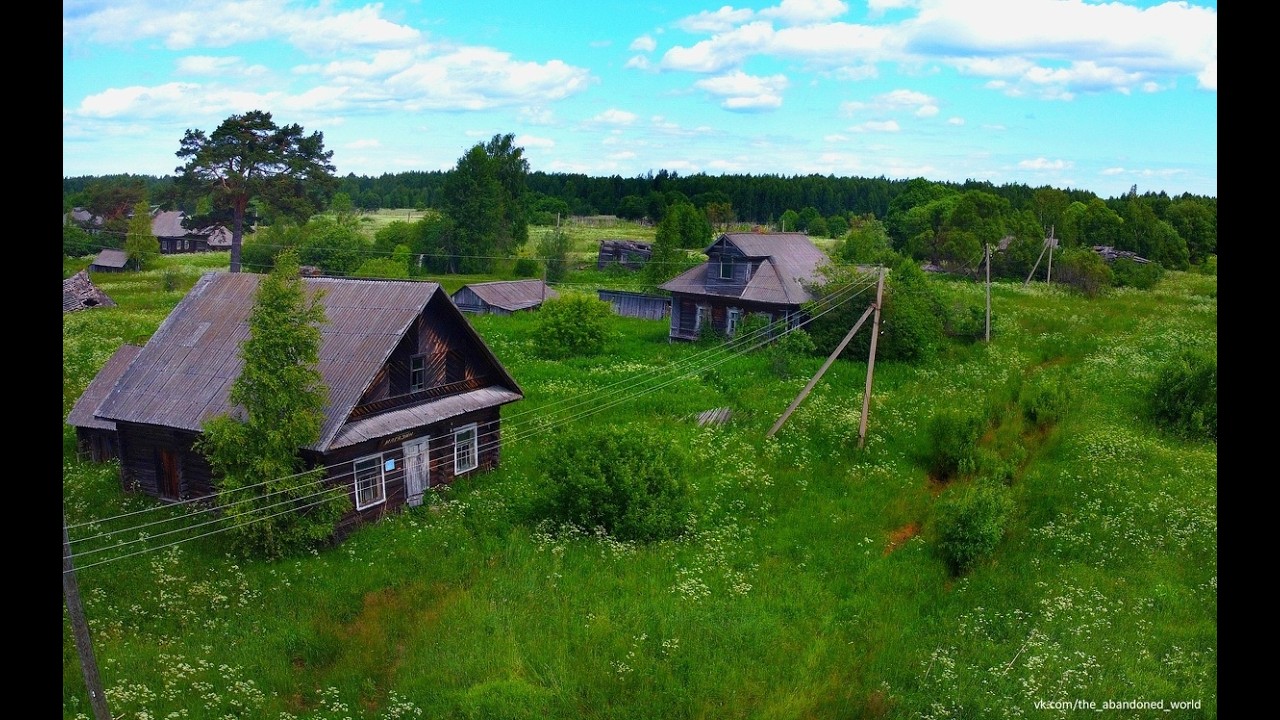 ОГРОМНАЯ ЗАБРОШЕННАЯ ДЕРЕВНЯ В ЛЕСУ. Последние Жители. Находки Старины. Заброшенная Россия.