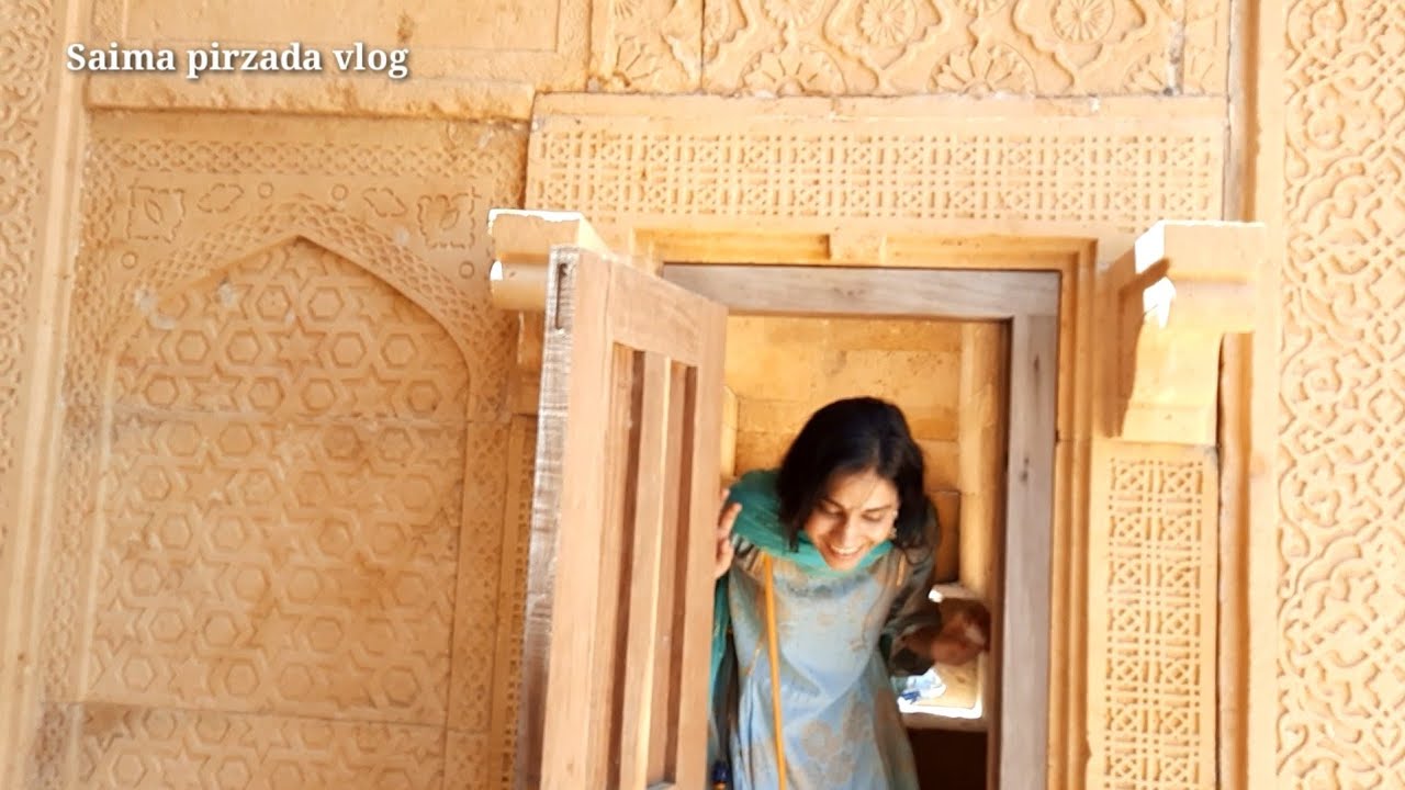 I was shocked when I saw this place 😳 | 400 years old monuments makli turn into tourist destination