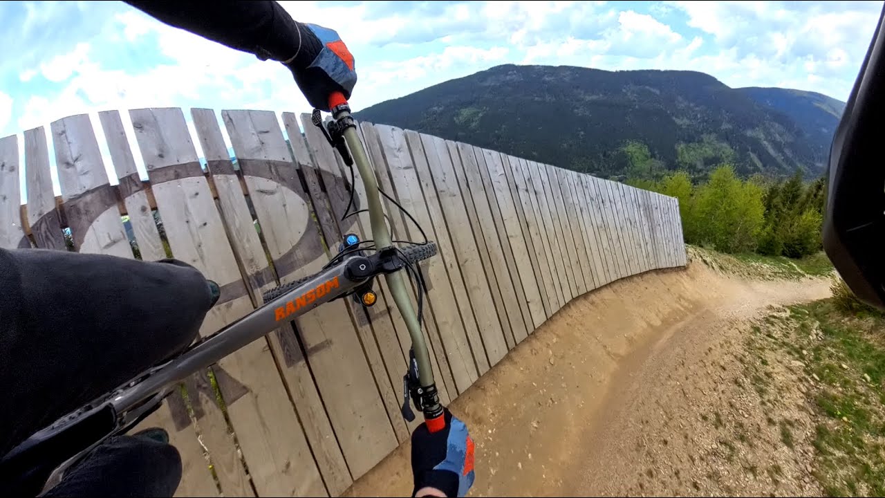 OAKLEY TRAIL | Doln&iacute; Morava Bike Park 2025 | Red Trail Flow & Speed Ride [4K]🚵&zwj;♂️🔥