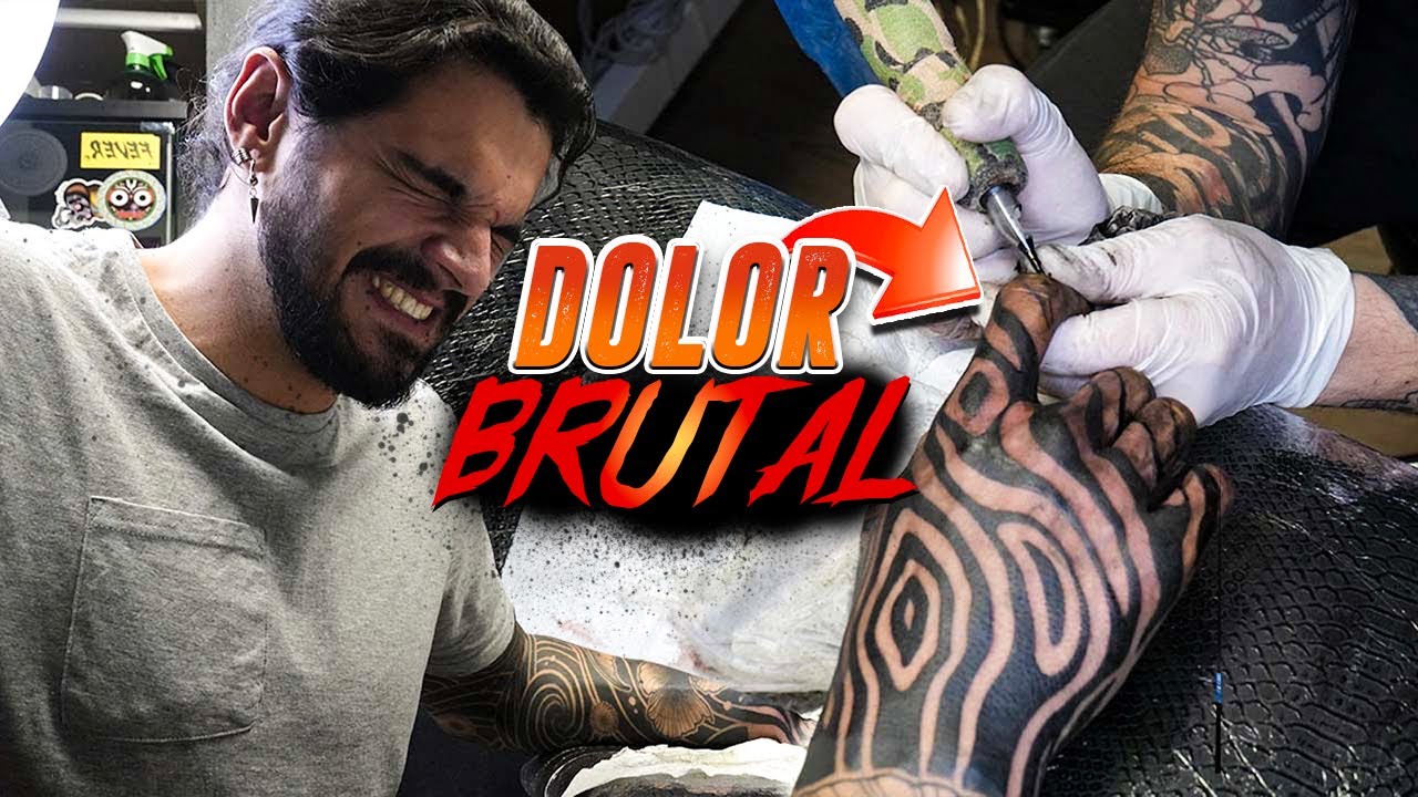 Mi AMIGO se TATÚA la MANO + DEDOS y NO PARA de LLORAR 🤨