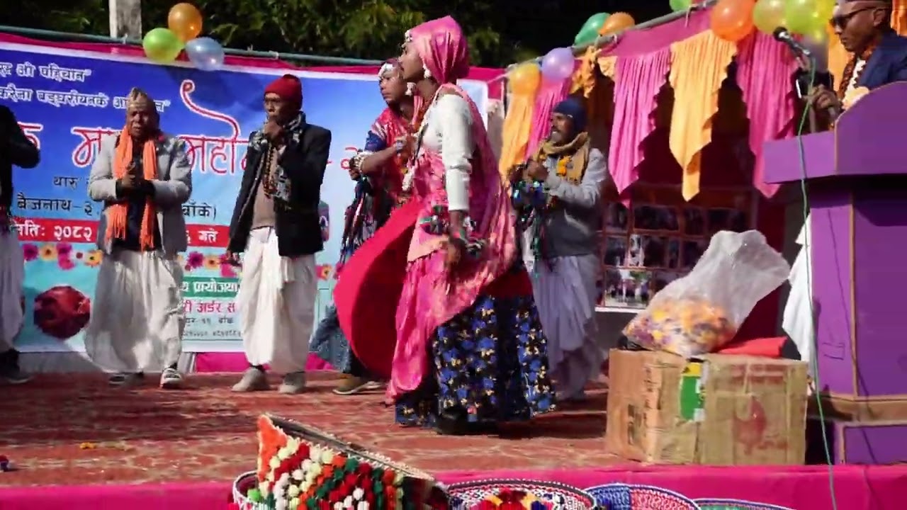 थारु समुदायको हुरदुङ्वा नाच - Tharu Culture Nach