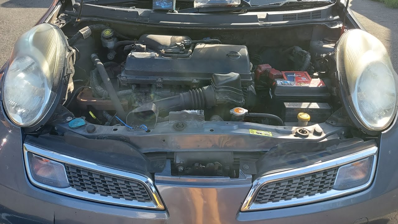 How to replace headlights on Nissan Micra K12 (LED swap-out)