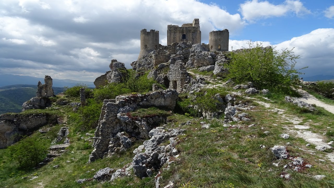 Visita al paese e al Castello di Calascio - Maggio 2017