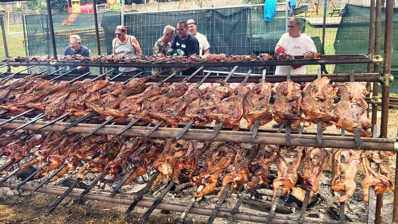 Italy Street Food. Huge Grills of Ribs, Pork, 'Caciocavallo' Cheese & Seafood