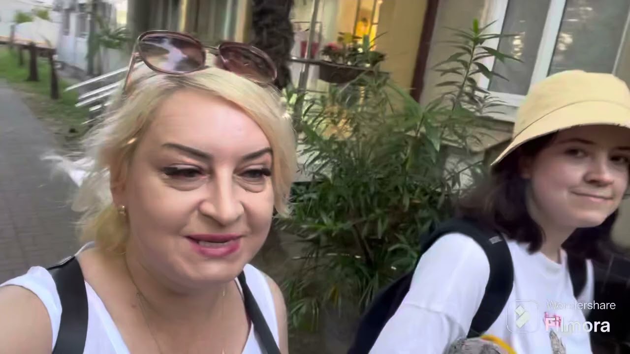 VLOG:ПРИЕХАЛИ В ЛАЗАРЕВСКОЕ/ОБЗОР НОМЕРА/ДЕНЬ С НАМИ