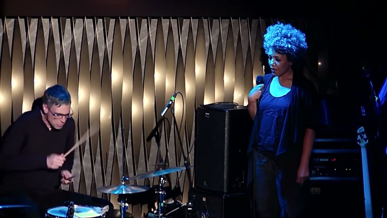 Oli Rubow drum solo with a book