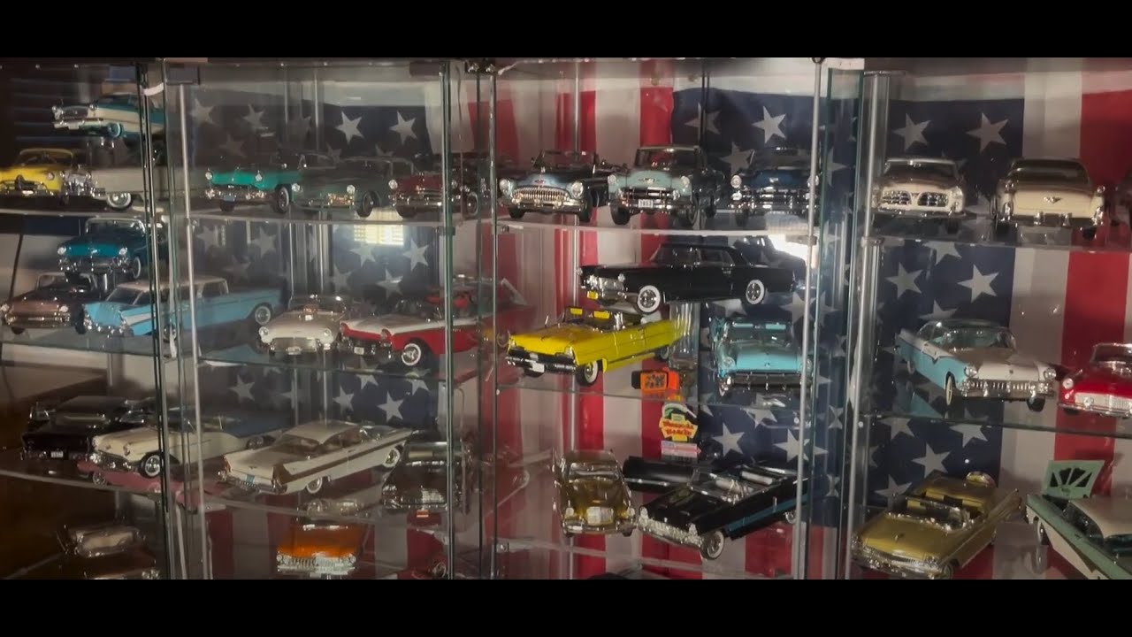 LARGE AWESOME CLASSIC 1:18 CAR COLLECTION-An Overview