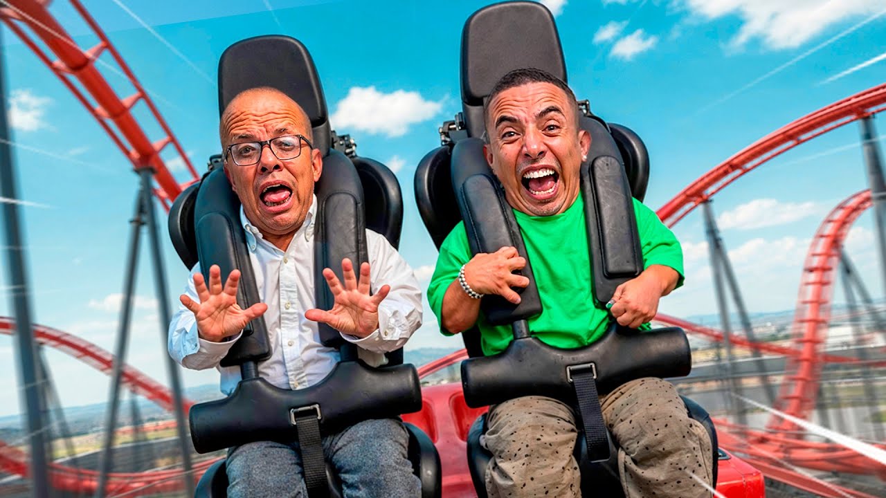 ¡INVITE a 2 ENANOS a UN PARQUE de DIVERSIONES EXTREMO! * PADRE e HIJO