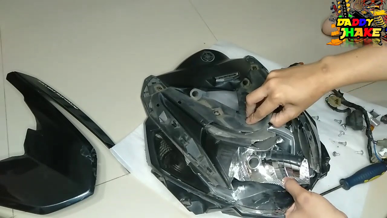 Paano mag palit ng Headlight Assembly ng Mio i 125