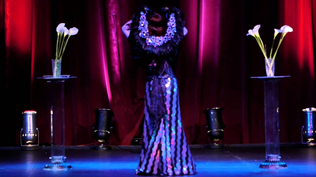 AngelaRyan - Viva Burlesque All that glitters June 2011
