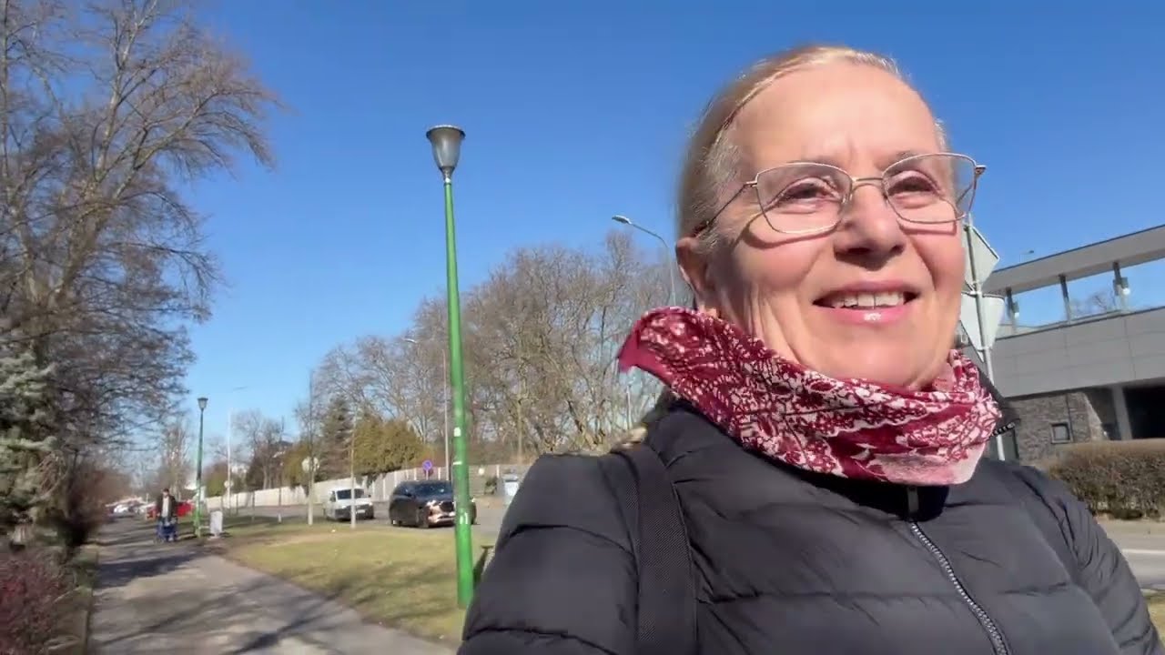 Вроцлав,цветут крокусы !Купила три футболки вместо одной !