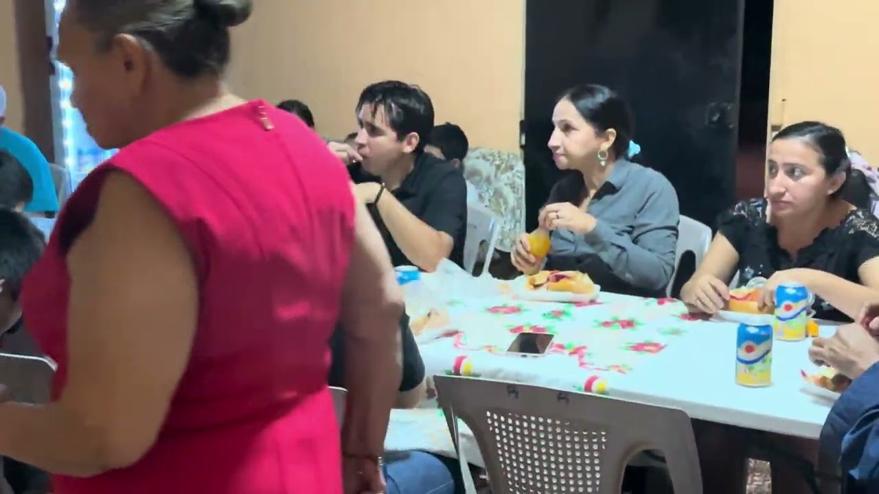 Gracias a nuestros amigos Alex, Delmi y Alexa y toda su familia por este recibimiento tan bonito ☺️ 