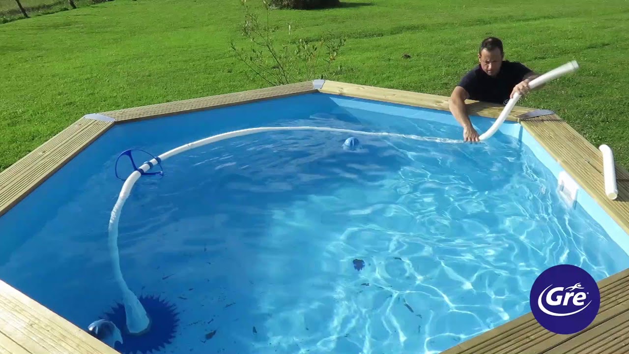 Cómo utilizar un limpiafondos hidráulico Gre