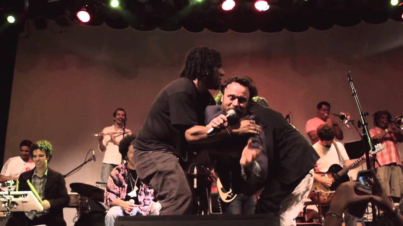 EU BEBO SIM com Orquestra Imperial.mov