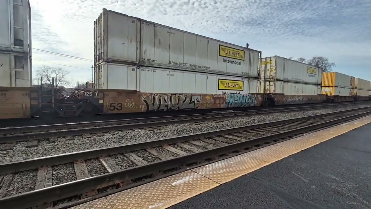 La Vergne railfanning CN, BNSF, Amtrack, Metra, Train races, horn shows and more part 2