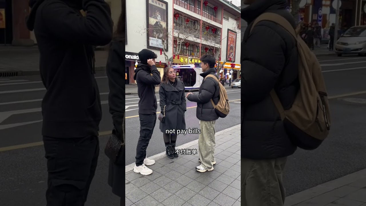 我也感覺他們快沒話說了，我就硬著頭皮繼續問一些問題，因為他們口音真的很好🥹，很想跟他們多聊一會，還好撐到最後他們也開始願意分享一些（送了口氣😂） #vlog十億流量扶持計劃 #上海 #英語口