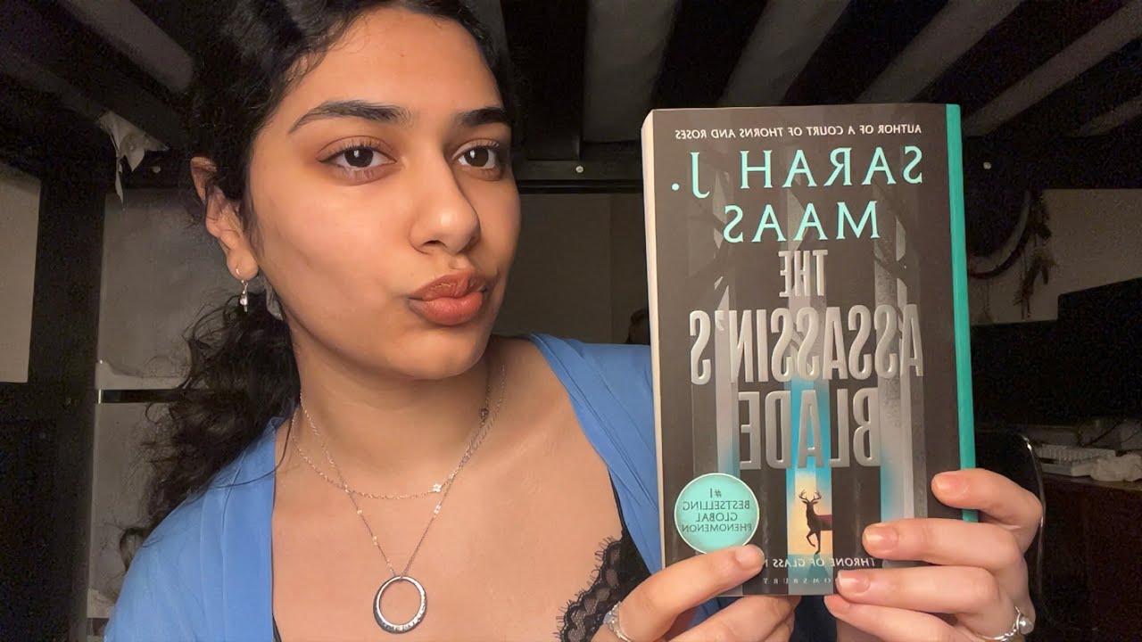 Обзор книги в формате ASMR!!📚🥀 (Клинок убийцы)