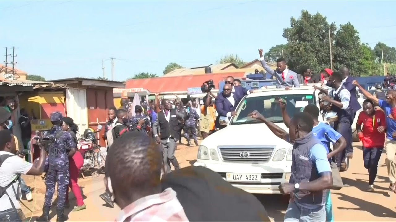 Uganda: pop star-turned-politician Bobi Wine heads to presidential nomination | AFP