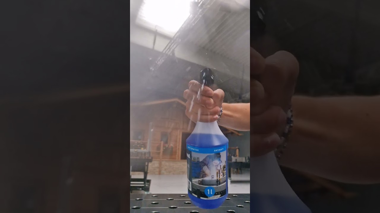 How do you keep your welding table clean?😎😎 #metalworking #welding #tricks