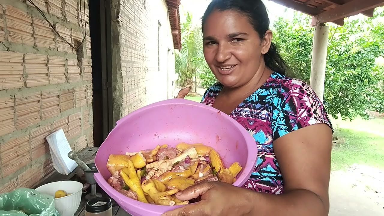 Almoço simples do interior frango arroz e piqui