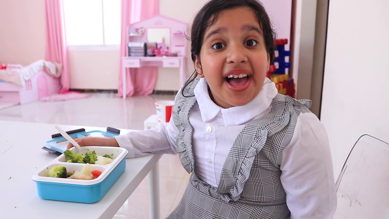 من أكل الدجاجة ؟