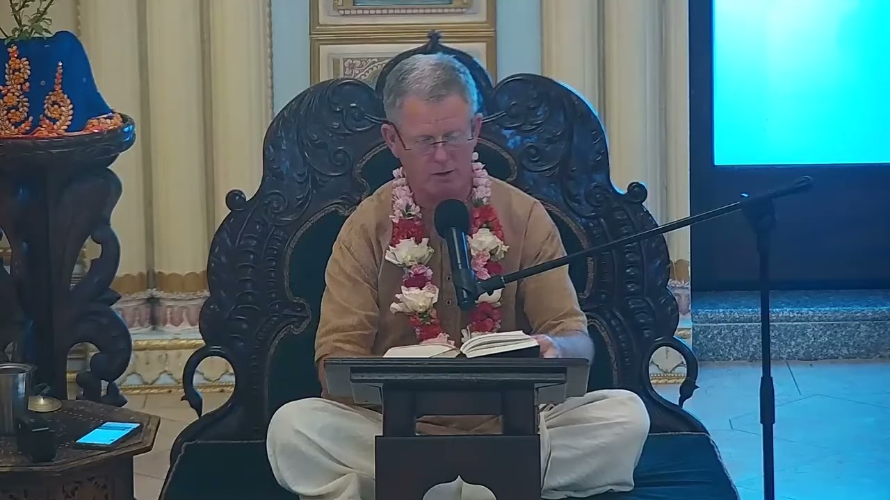 Mahārāja Nimi, Being a Self-realized Soul, Considered That This Life is Flickering