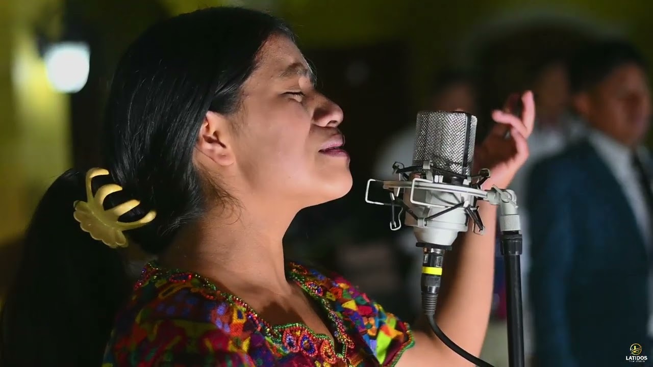 EN UNA NUBE BLANCA Salomón Raymundo feat Marisol Ramirez y Ministerio Fuego de Dios