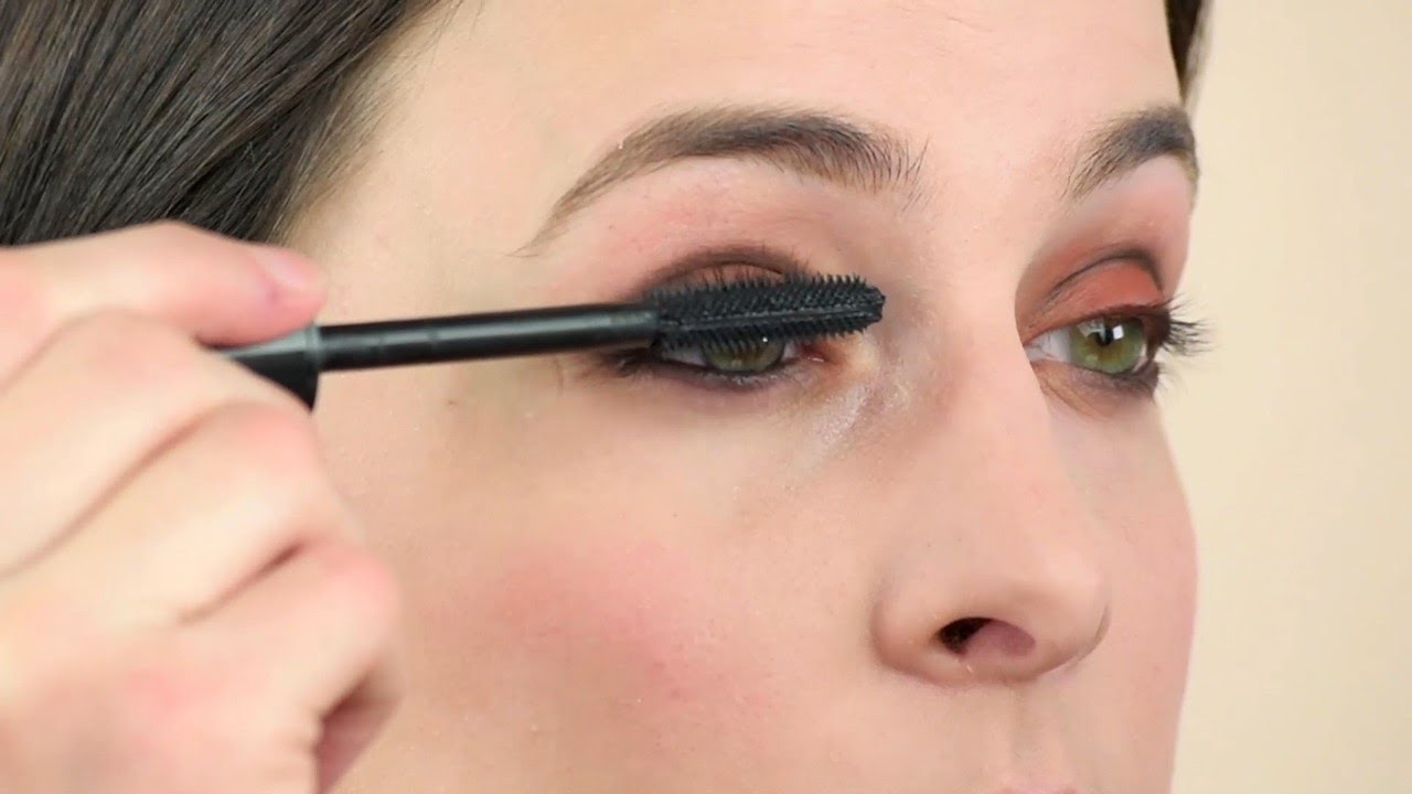 How to Do Gatsby Makeup