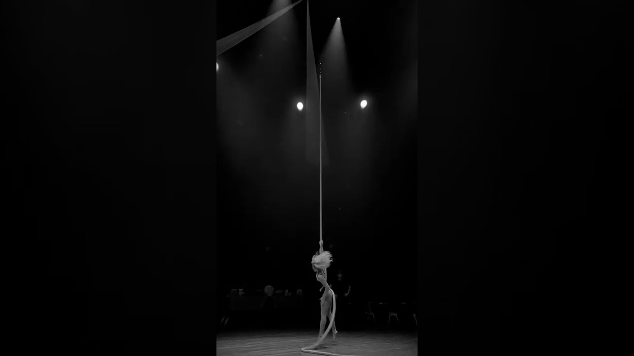 A taste of one of my acts.  #cordelisse #aerialrope #ropeartist
