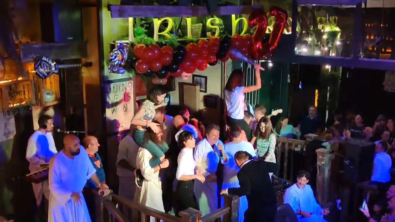 qué dificil es hacer el amor en un Simca 100 - Concierto Inhumanos Irish Rover Madrid 2022