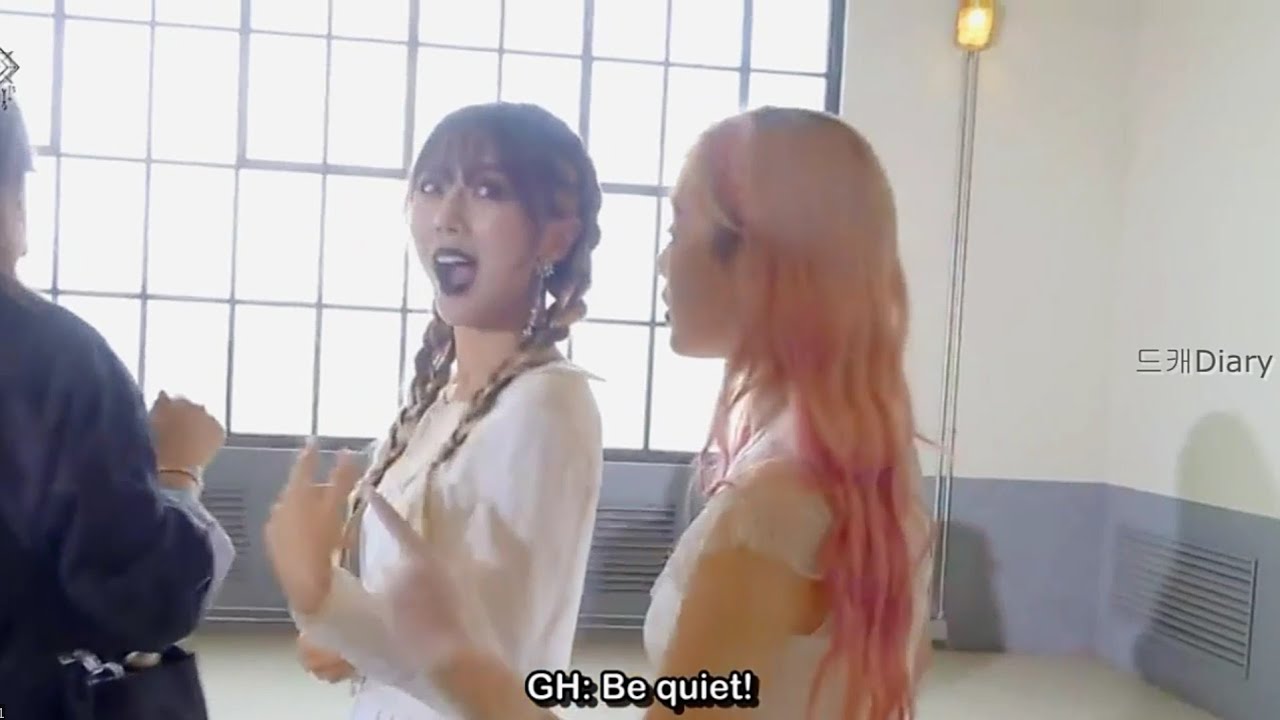 Dreamcatcher 2Hyeon Fight & Lovely Moment (YooHyeon & GaHyeon)