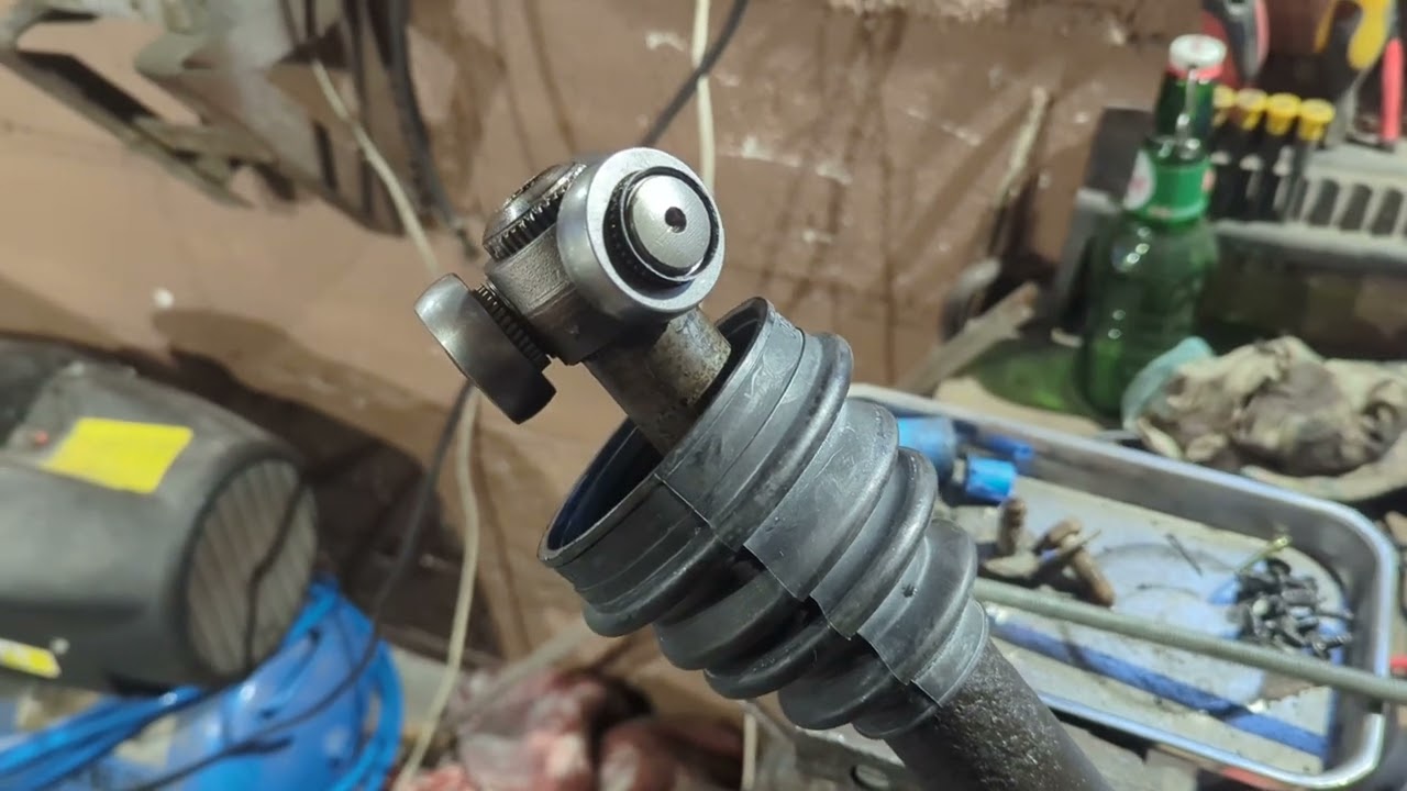 Wymiana przegubu wewnętrznego Peugeot 407 2.0 HDI / Inner CV joint replacement
