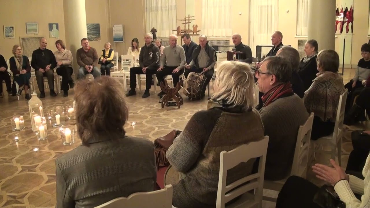 Barikāžu aizstāvju piemiņas koncertā  vīru kopas 