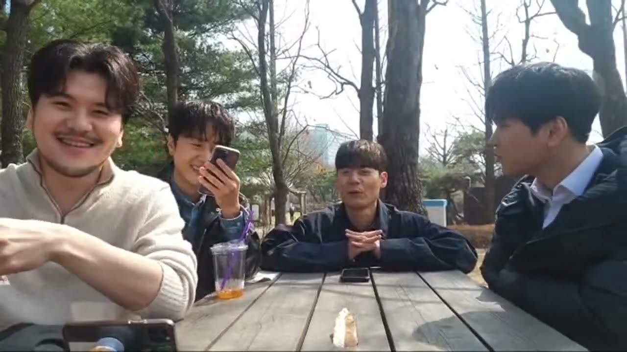 보고싶어서 잠깐 왔어요❤️