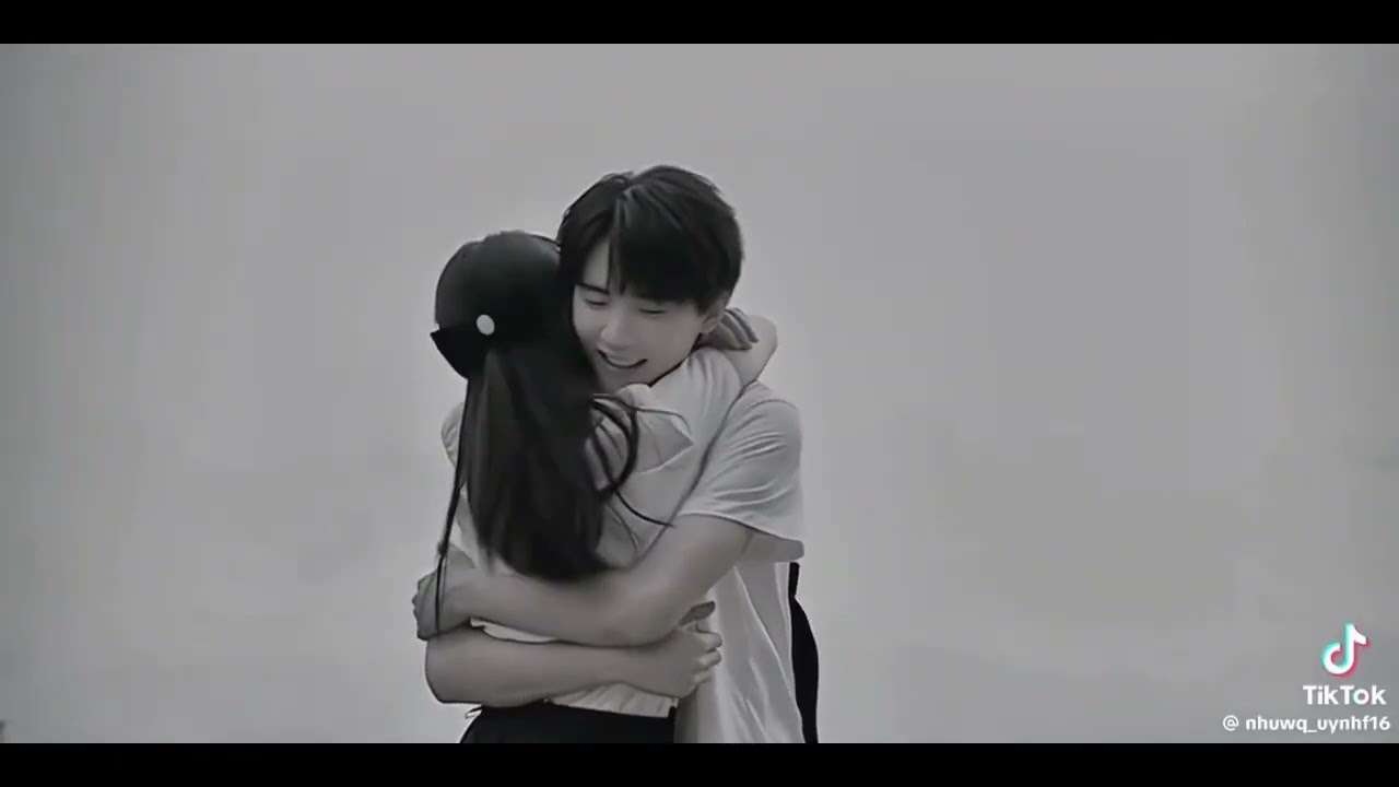 Khi anh chạy về phía em tiktok