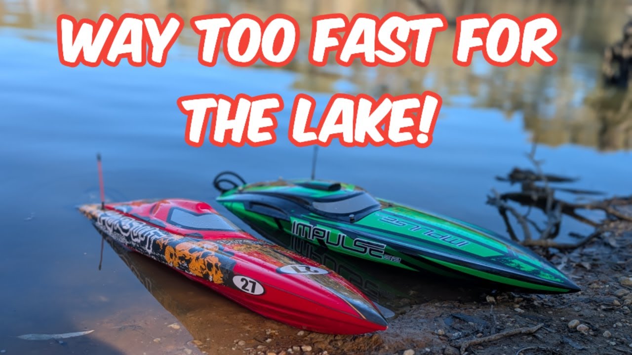 Impulse 32 VS Pursuit RC boats racing
