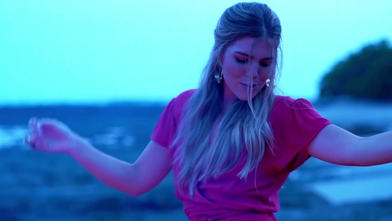 Boom - Majo Le&oacute;n (V&iacute;deo Oficial)