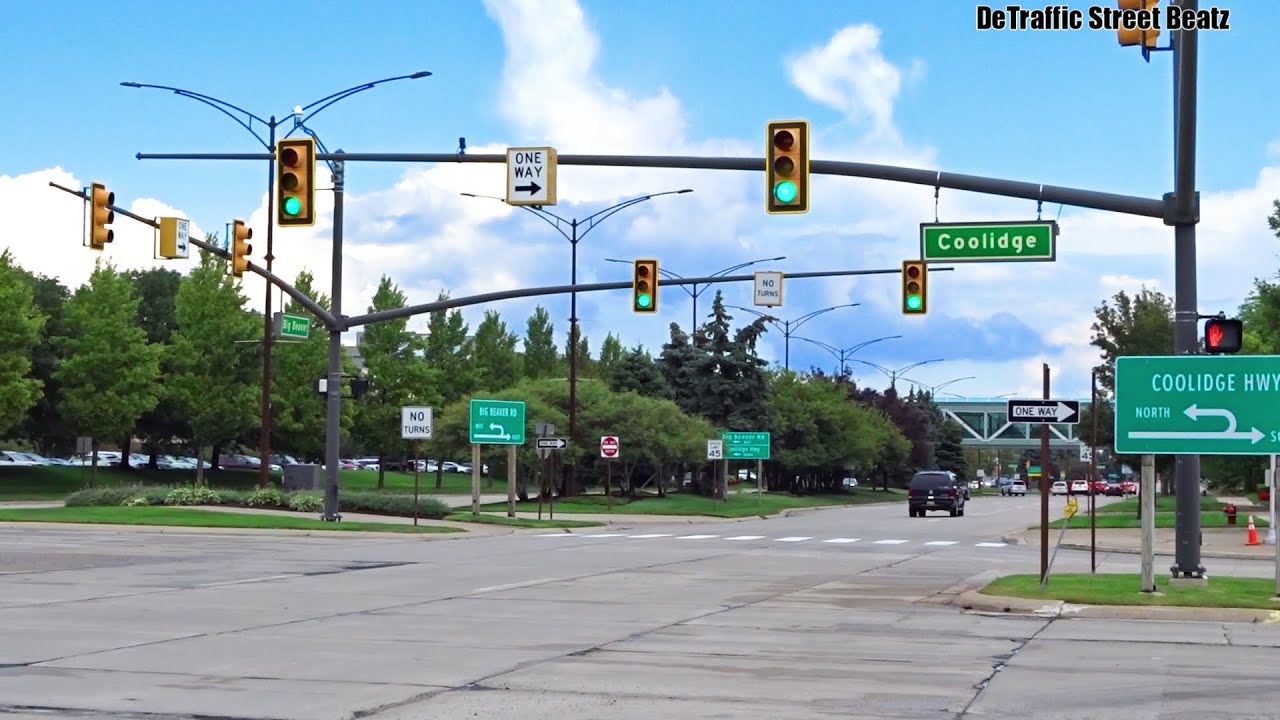 Traffic Lights & Flashing Pedestrian Signals | Coolidge & Big Beaver