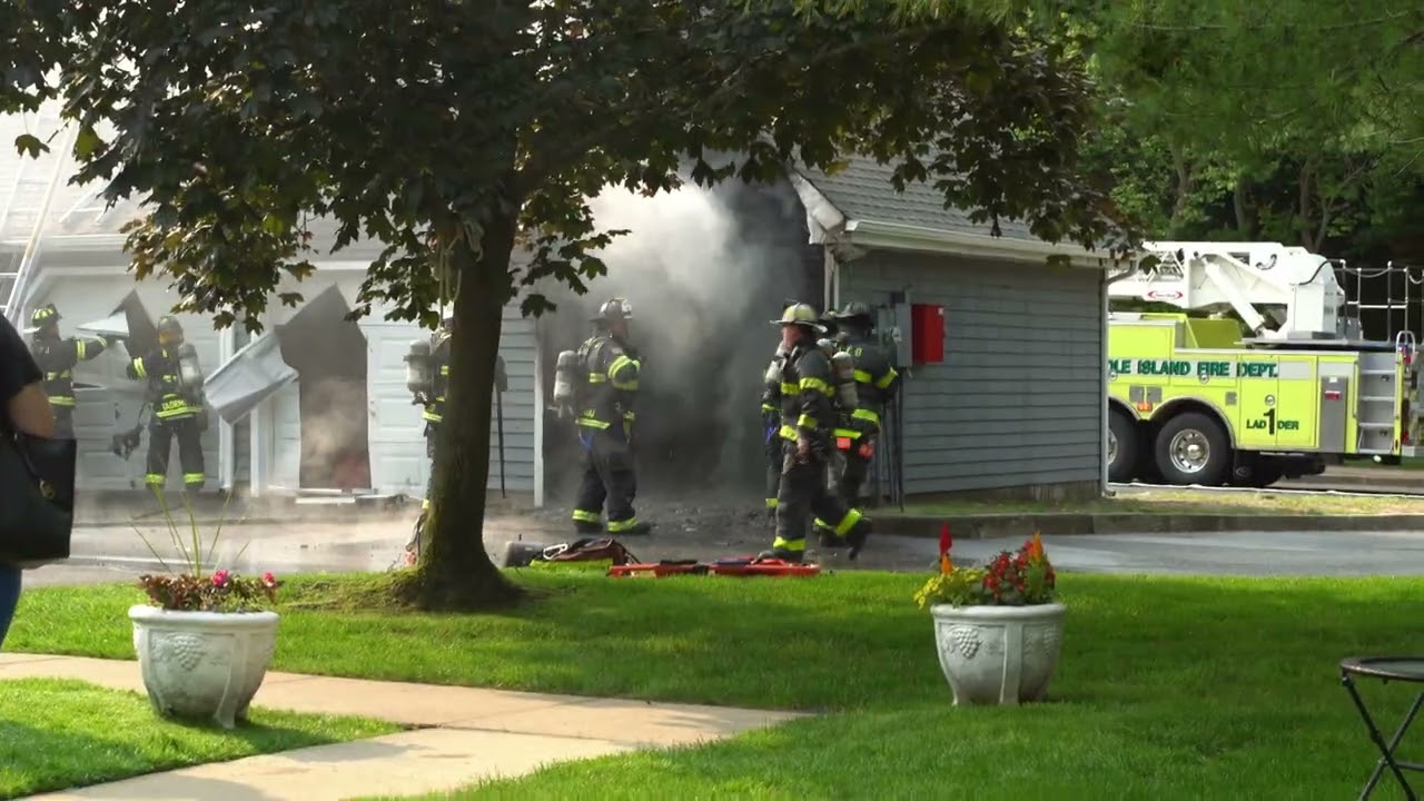 🔥 Garage Fire &ndash; Middle Island, NY June 4, 2025  Suffolk County 🔥