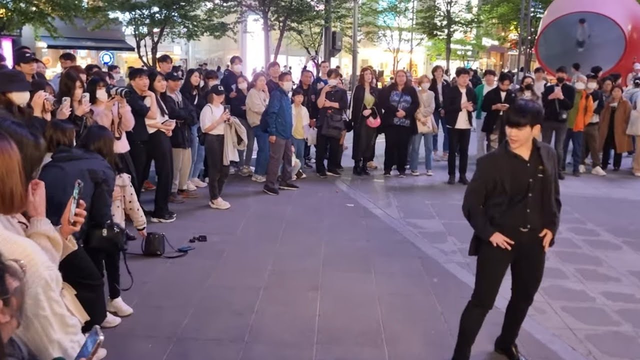 [STREET ARTIST] YU KAGAWA & HYOJIN. INTERACTIVE SINCHON BUSKING (LOVE SHOT). 230422.