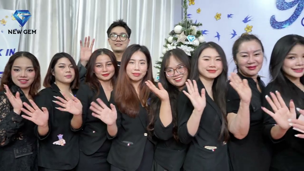 BUỔI LỄ TỐT NGHIỆP NEW GEM &ndash; TH&Agrave;NH C&Ocirc;NG TỐT ĐẸP NG&Agrave;Y 26/11!