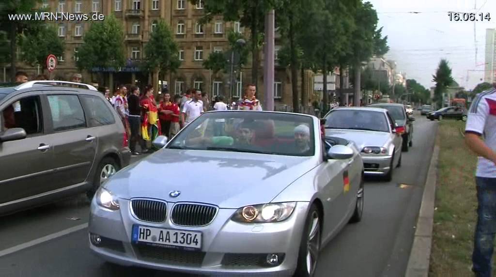 Autokorso in Mannheim Deutschland vs Portugal