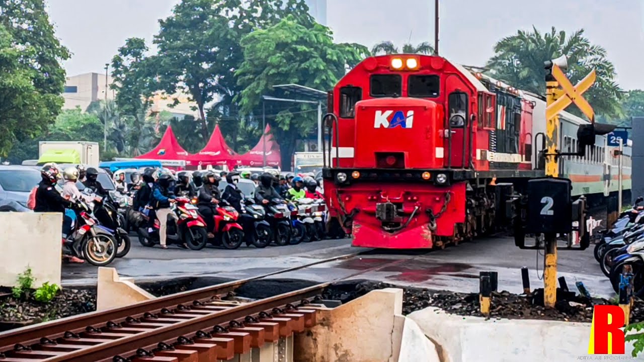 Perlintasan Ini Terancam Non Aktif Imbas Proyek Pembangunan Flyover! Hunting Kereta Api di JPL 25-27
