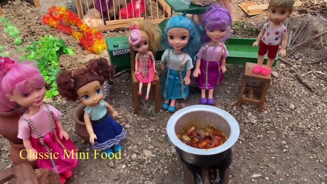 Bunty doing Chicken Briyani for  friends #briyani #classicminifood #bunty#tinyfood