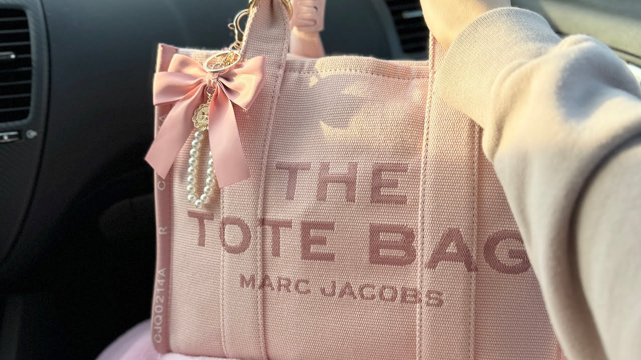 Packing a purse for vacation